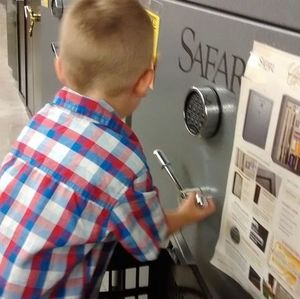 Meet your Posher, Travis